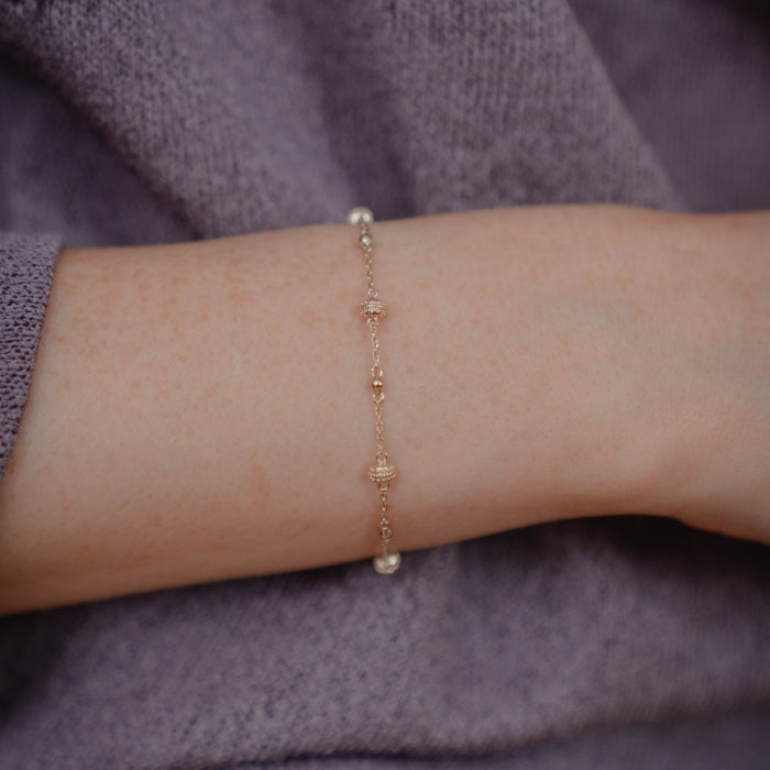 Delicate Bracelets – The Perfect Accessory for Any Occasion