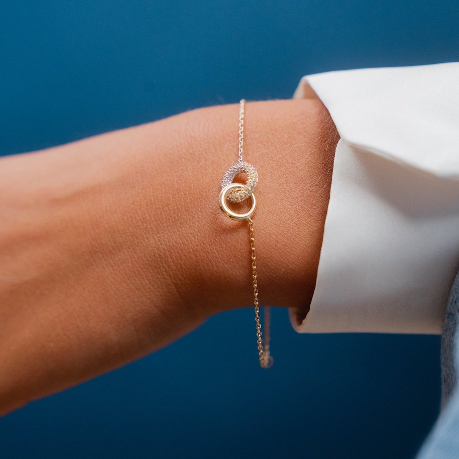 Burren Jewellery 18k gold plated backyard memories bracelet circle