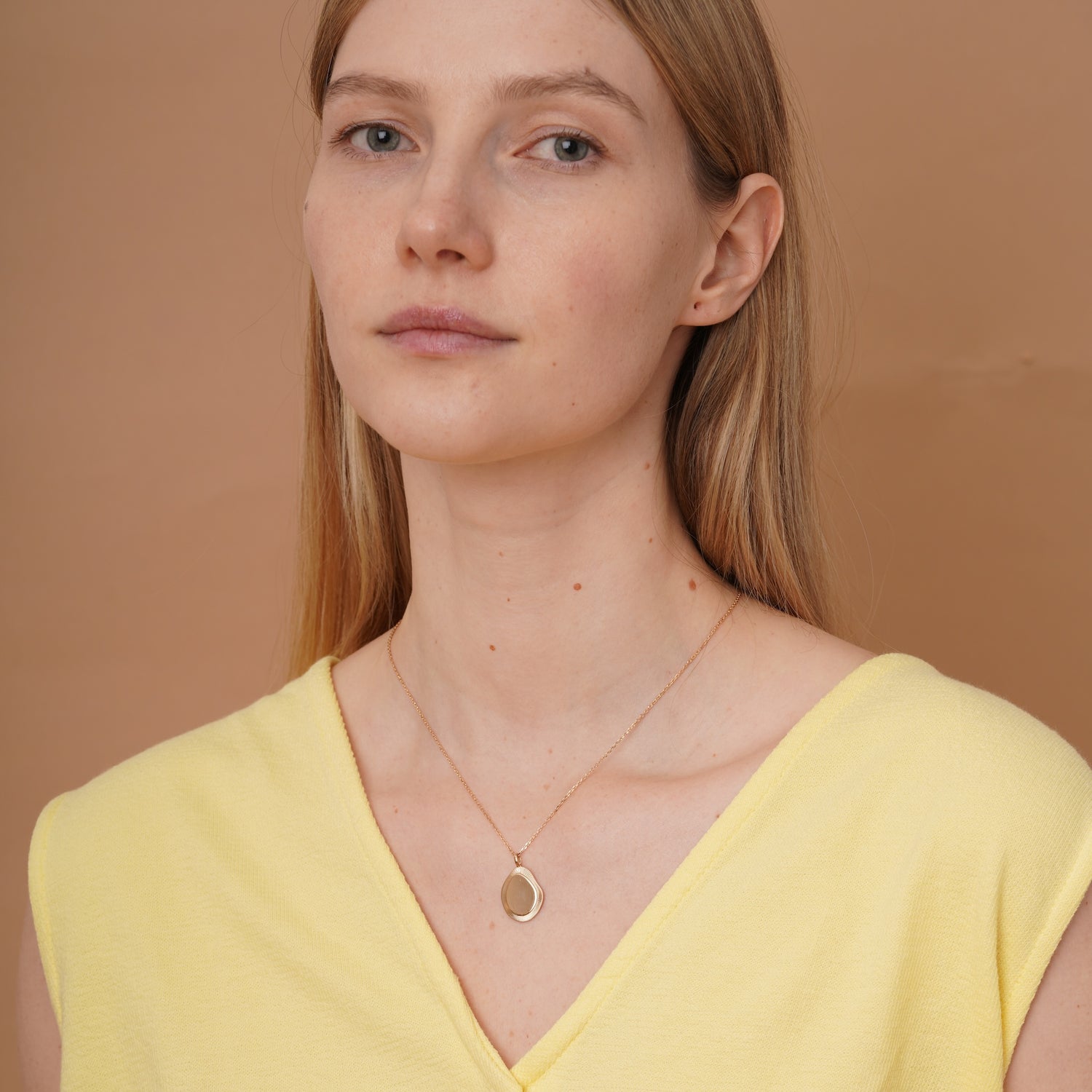 burren jewellery 18k gold plated large sculptural ribbed edge pendant 