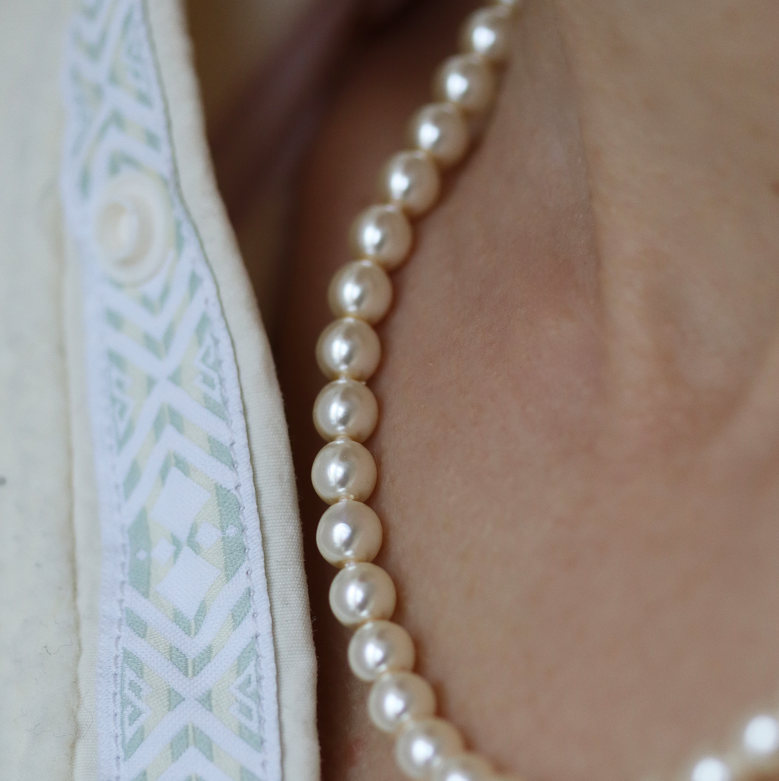 Burren Jewellery 18k pearl necklace with clasp grace
