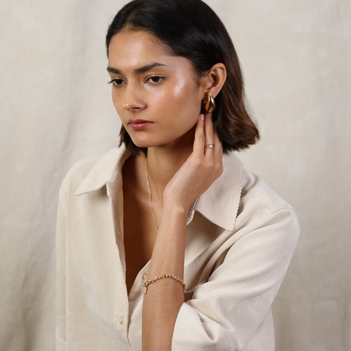 Burren jewellery 18k gold plate feather fashion ring boho style model outfit