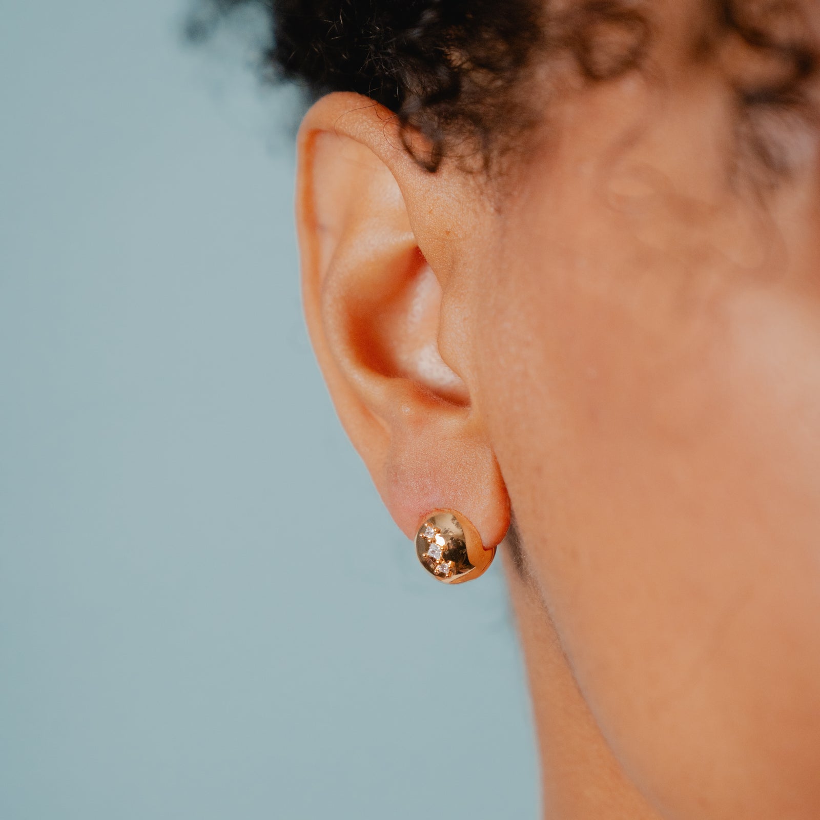 Burren jewellery 18k gold plate stardust chunky huggie earrings 1