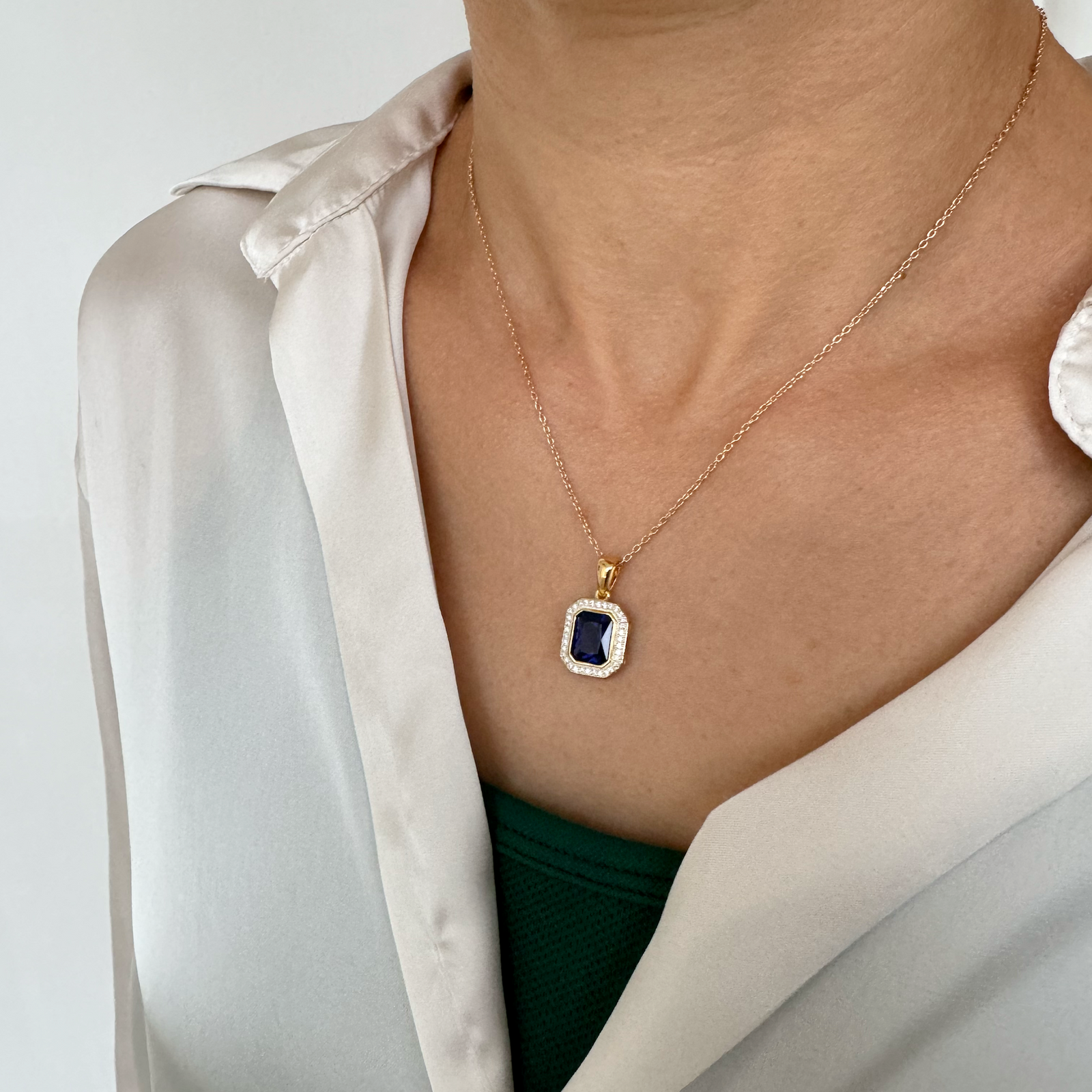 Burren Jewellery 18k gold plate take a chance on love pendant