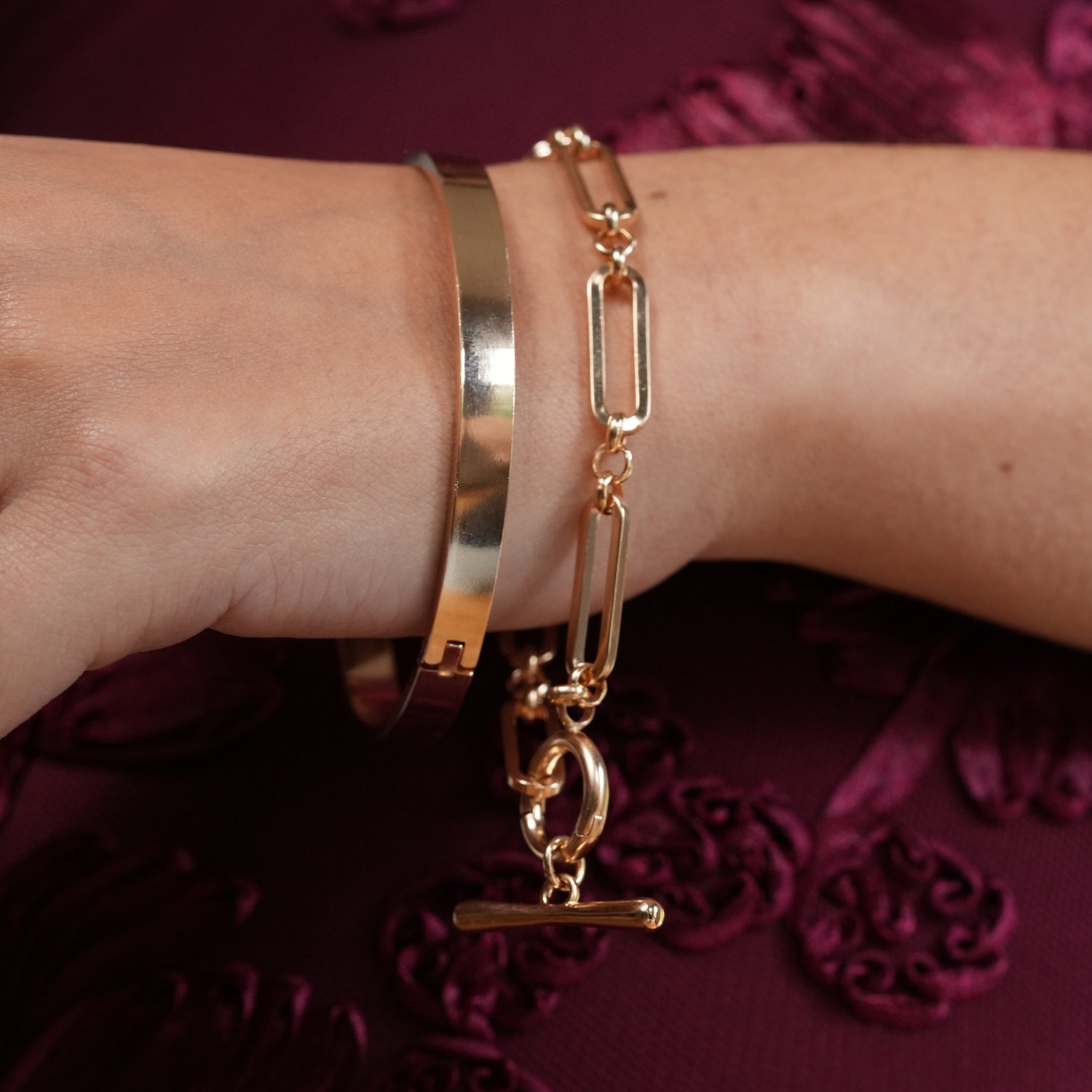 Burren jewellery gold tbar bracelet