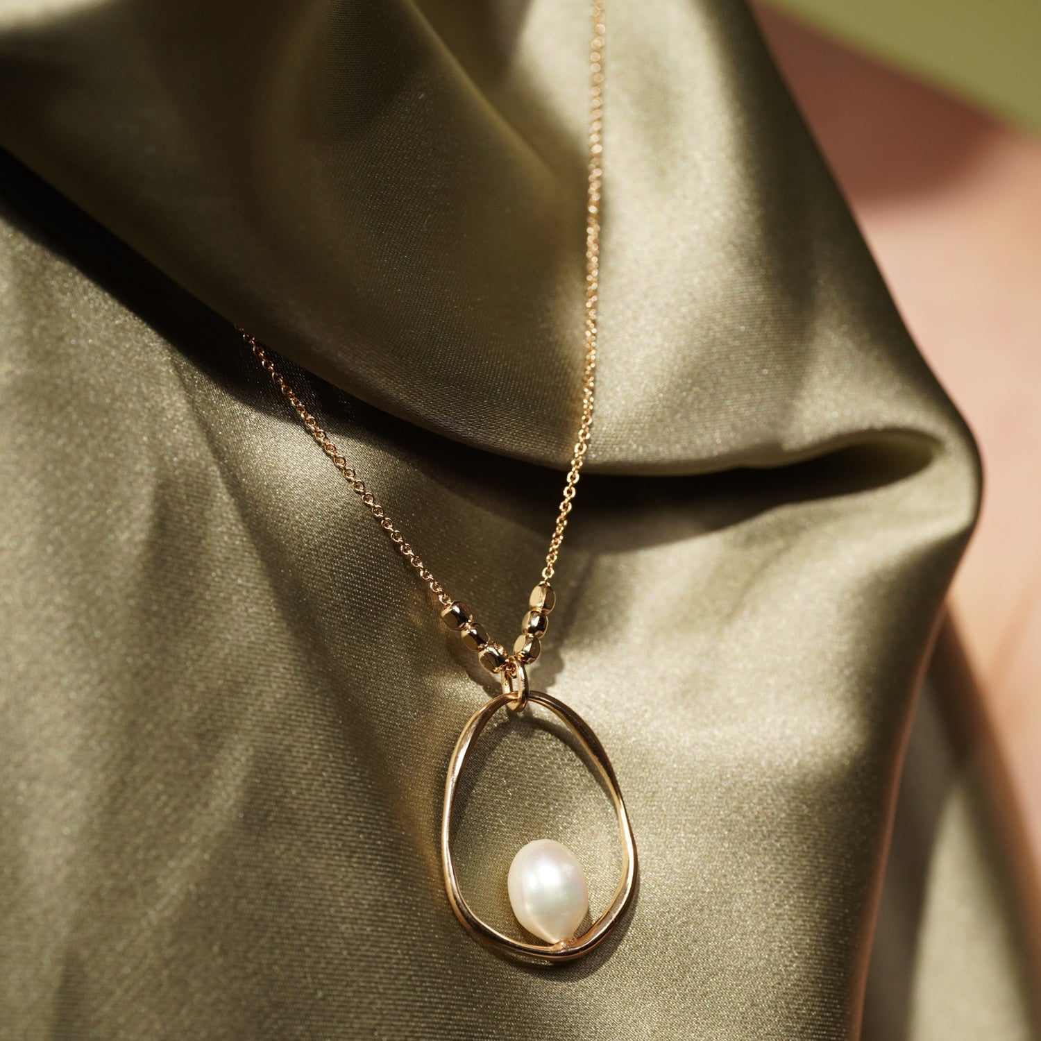 Sea Lullaby Natural Pearl Pendant Necklace