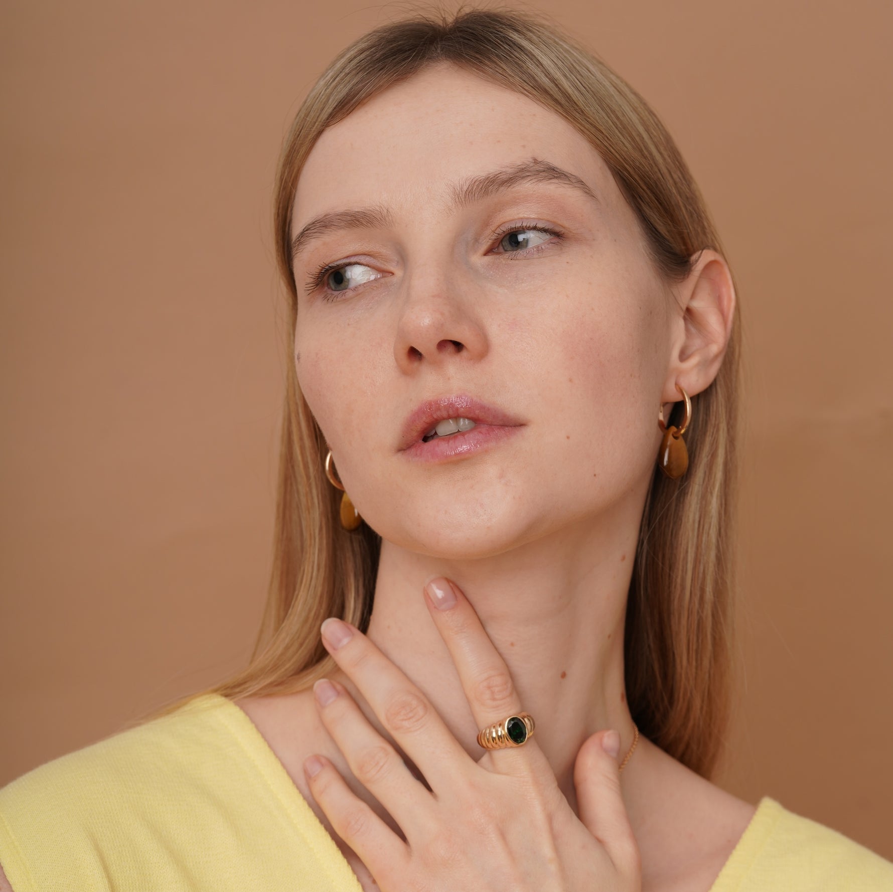 burren jewellery 18k gold plated ribbed chunky green amethyst ring